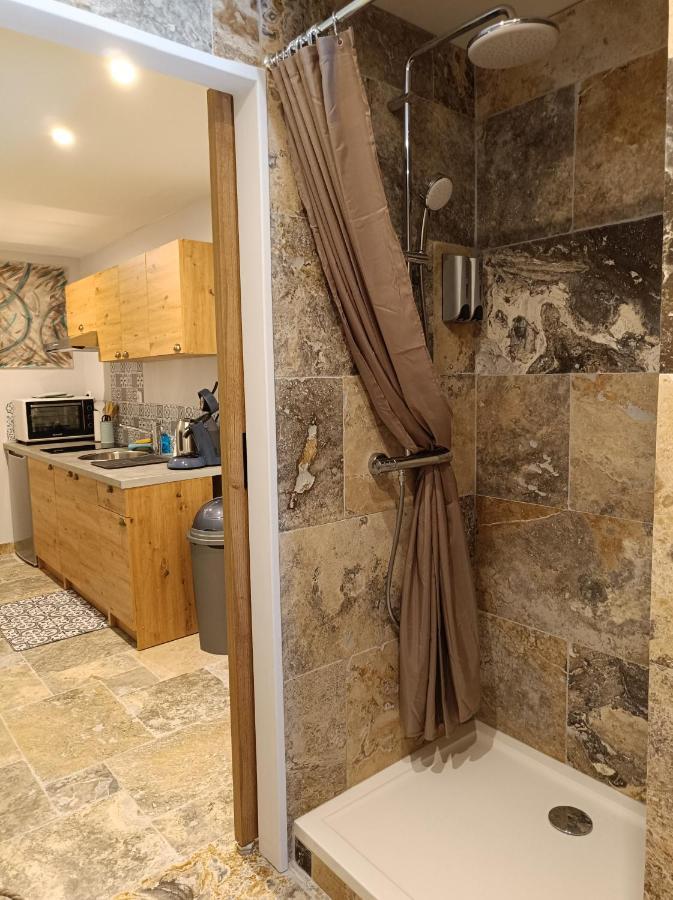 Homestay Ecrin De Nature Sous Les Pins Aurons